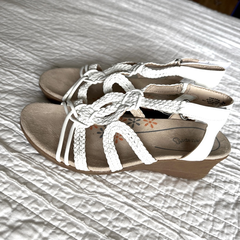 BareTraps Takara White Sandals Size 8M